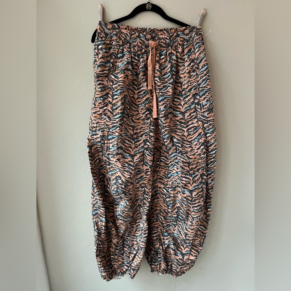 🧡NEW FREE PEOPLE FP MOVEMENT ZEPHYR PRINT BALLOON BAGGY PANTS L - Picture 5 of 8